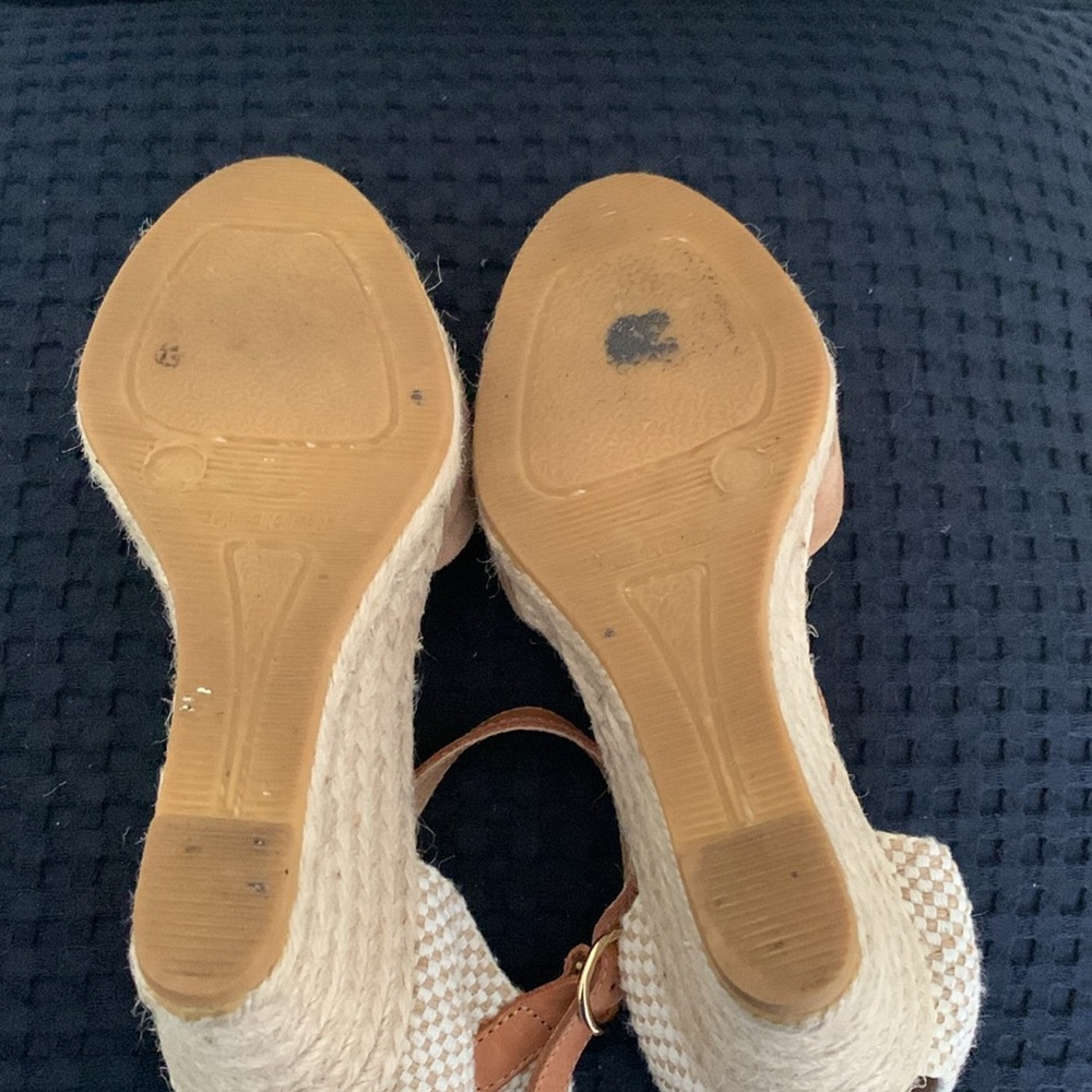 Kana Suede Wedges - Picture 7 of 8